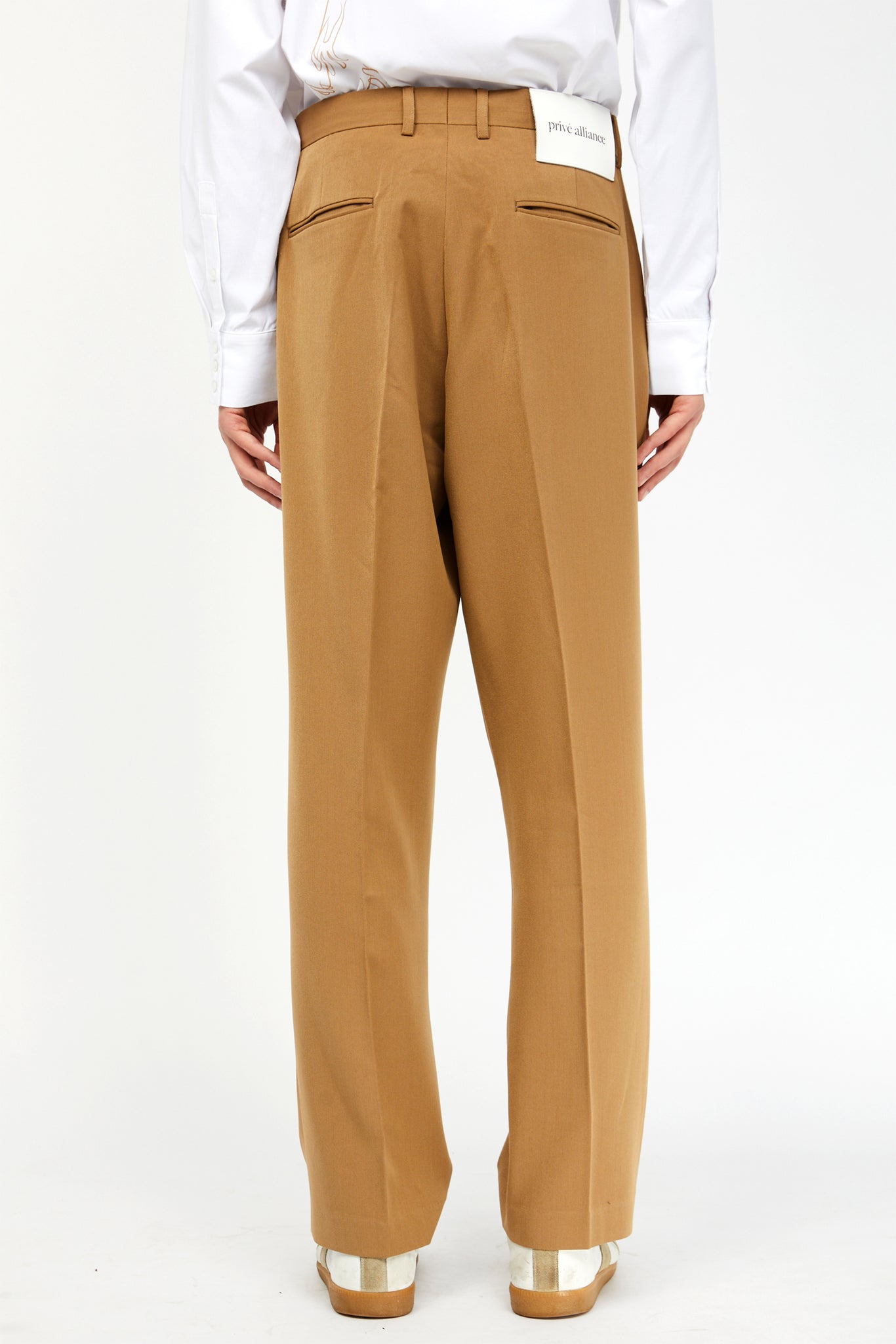 Bershka Regular Pleat-Front Pants in Sand | ABOUT YOU